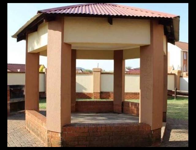 2 BEDROOM APARTMENT FOR SALE IN THE ORCHARDS